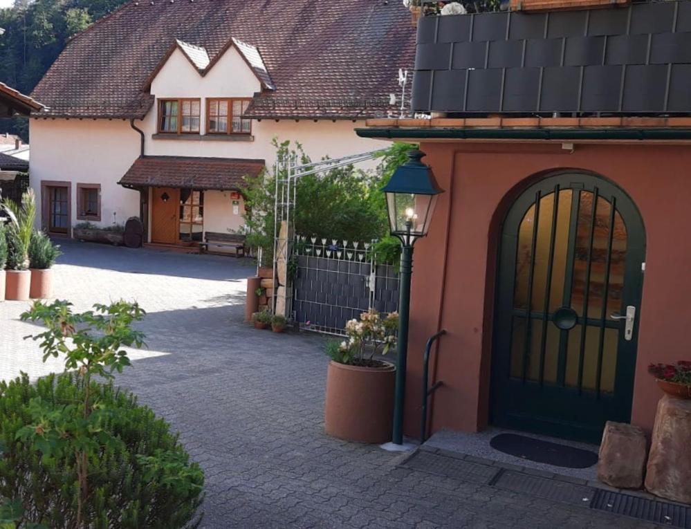 Pension - Gaestehaus Zum Pfaelzerwald Hinterweidenthal Eksteriør bilde