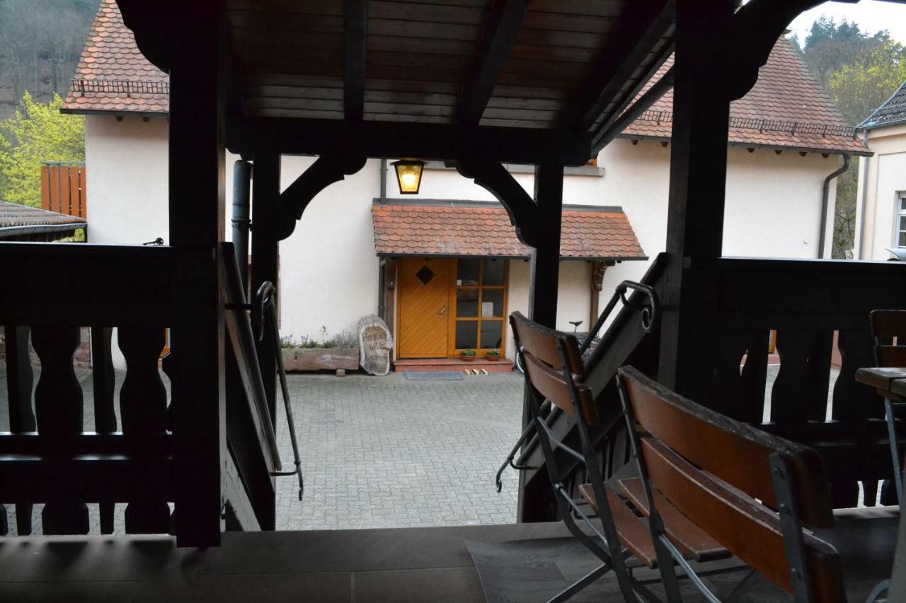 Pension - Gaestehaus Zum Pfaelzerwald Hinterweidenthal Eksteriør bilde